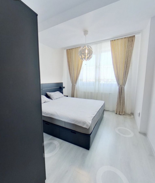 VANZAR APARTAMENT 2 CAMERE SI GARAJ SUBTERAN 