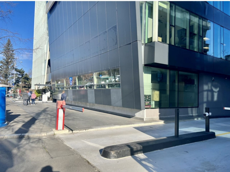 Spatiu comercial de inchiriat in CHARLES DE GAULLE PLAZA