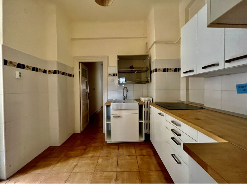 VANZARE APARTAMENT 4 CAMERE CU DOUA PARCARI - BD.DACIA