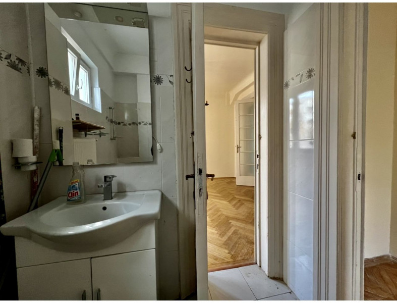 VANZARE APARTAMENT 4 CAMERE CU DOUA PARCARI - BD.DACIA