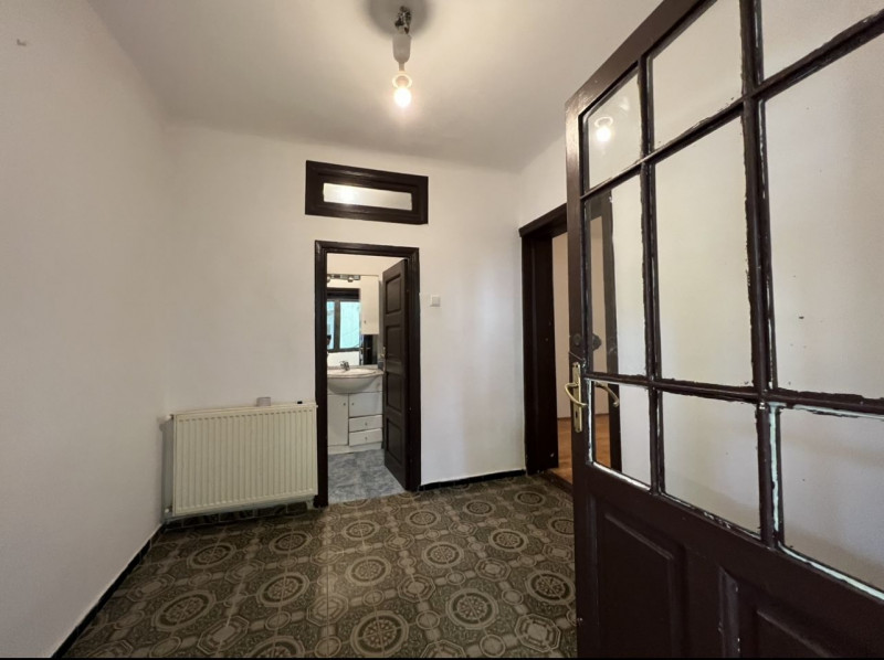 INCHIRIERE 2 CASE  CU 8 CAMERE SI  TEREN DE 500mp POPA SAVU
