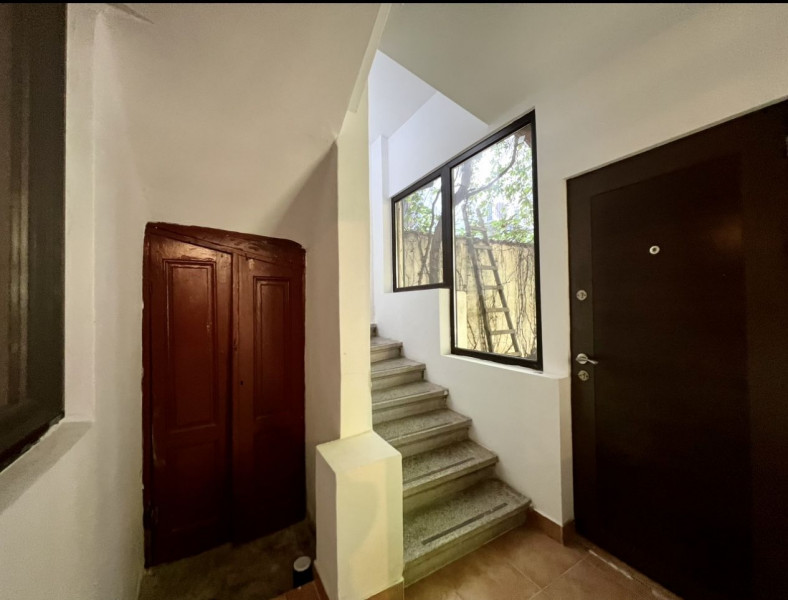 INCHIRIERE 2 CASE  CU 8 CAMERE SI  TEREN DE 500mp POPA SAVU